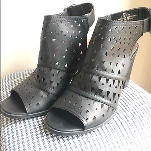 Stylish women sandals